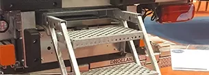 Step stools, stepladders and ladders