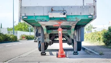 Safety Stand : A Guide to Ensuring Safe Dock Operations